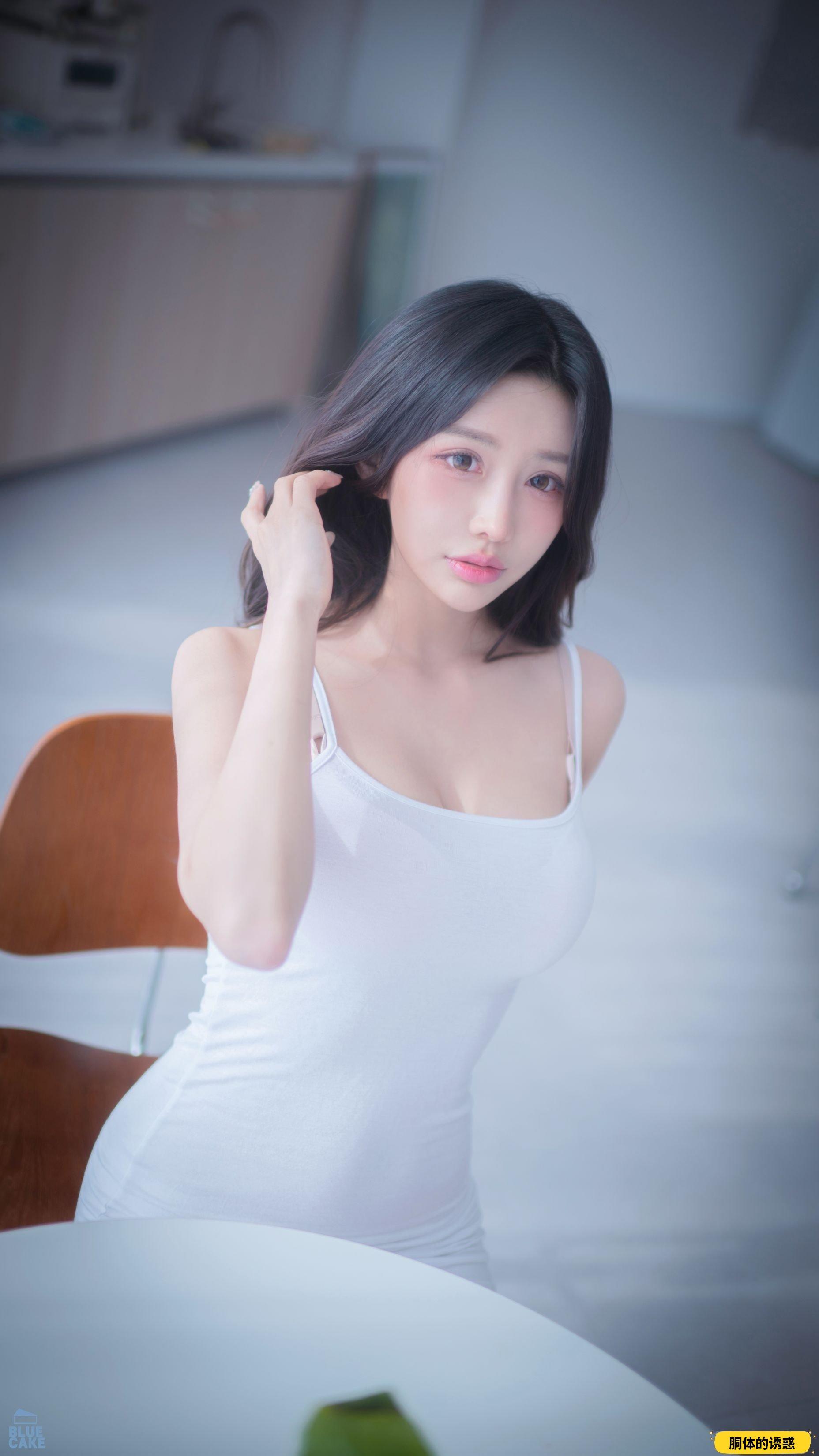 YeonYu (연유) - NO.01 [BLUECAKE] Real Boob (RED.Ver + Video) [190P1V-2.44GB]