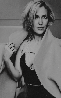 Gillian Anderson OX10oIhb_o