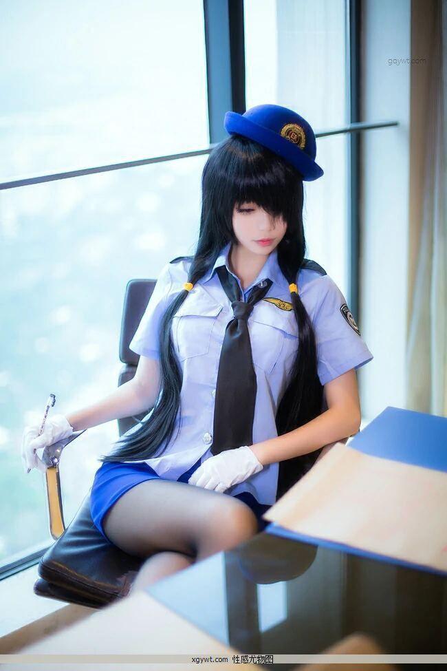 约会大作战时崎狂三女警COSPLAY情趣制服与短裙加黑丝美腿私房高清图(9)