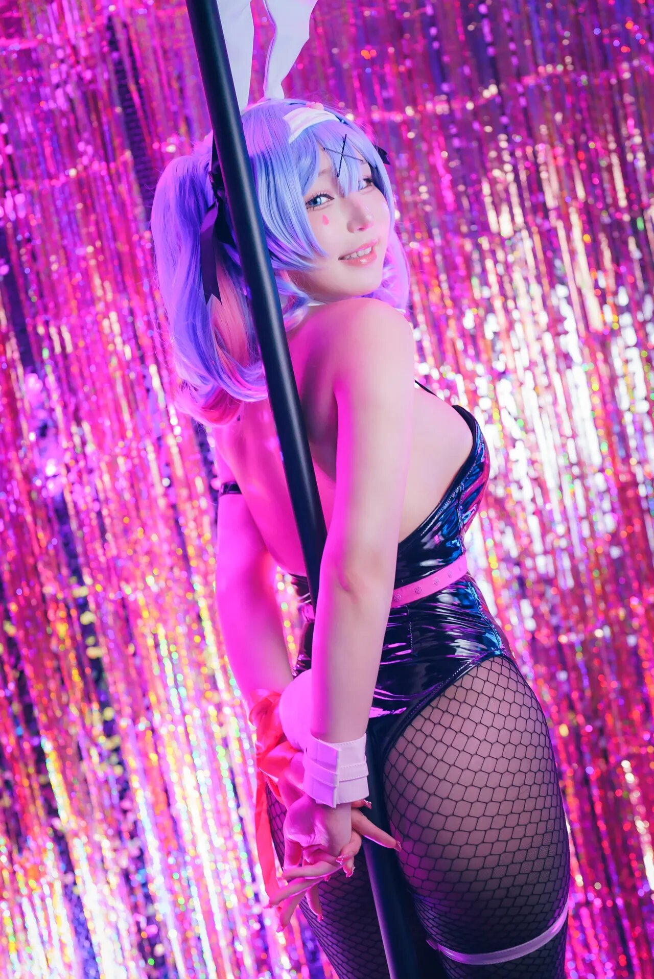 Takanashi Hanari - Miku Rabbit Hole