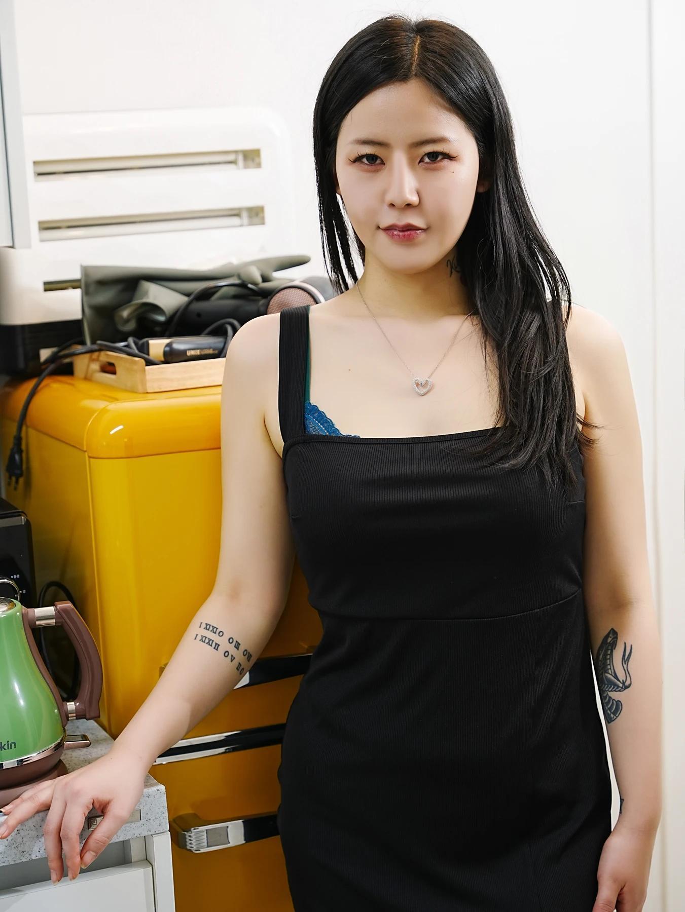Choi Ri 최리, Photobook Vol.02 「Missy Look」 Set.01(11)