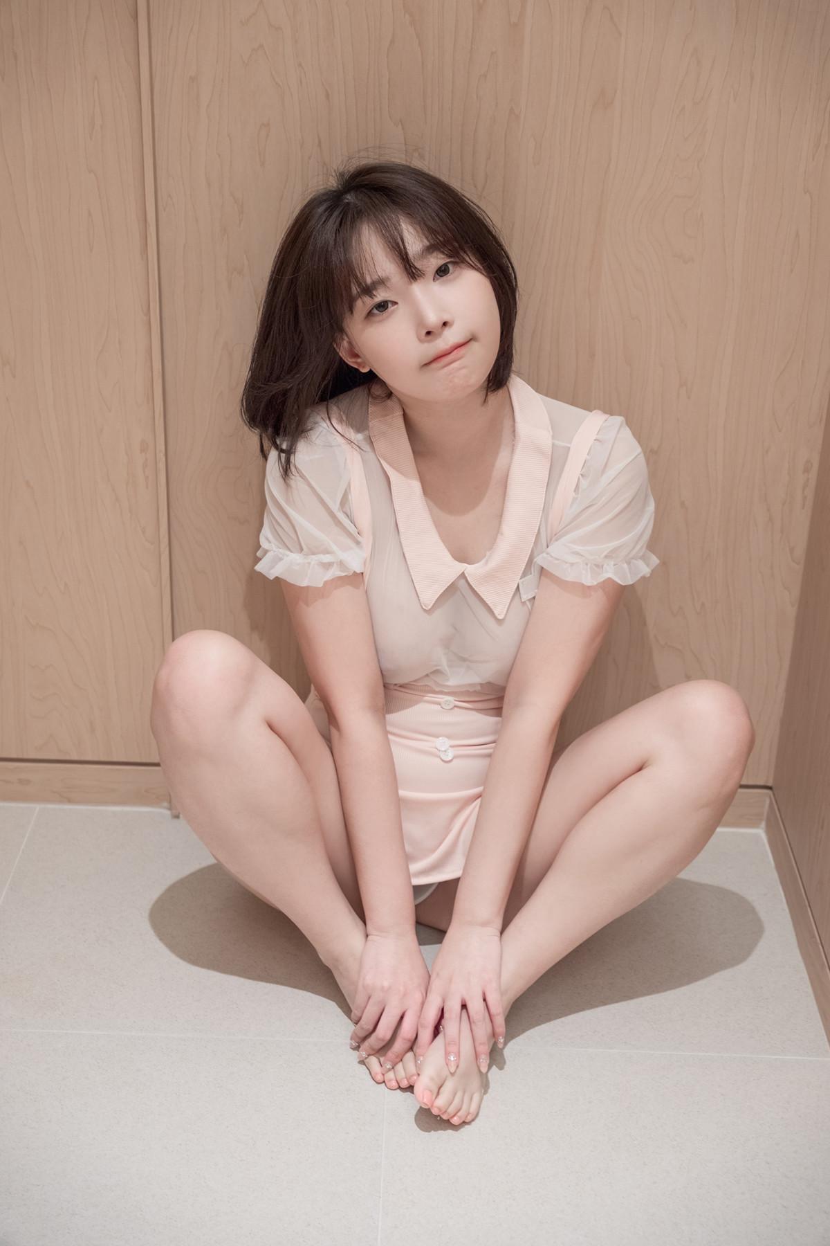 Kang Inkyung 강인경, Photobook ‘Private Nurse’(10)