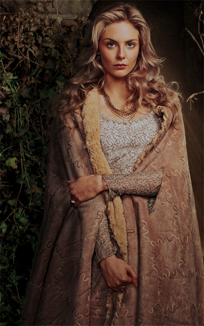 Tamsin Egerton ILgHK9vI_o