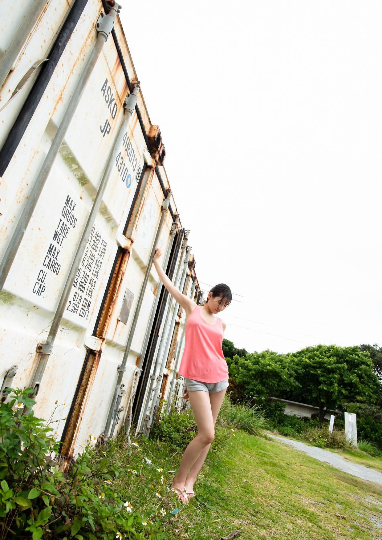 Ria Yamate 山手梨愛, 1st 写真集 「Ria」 Set.02(1)