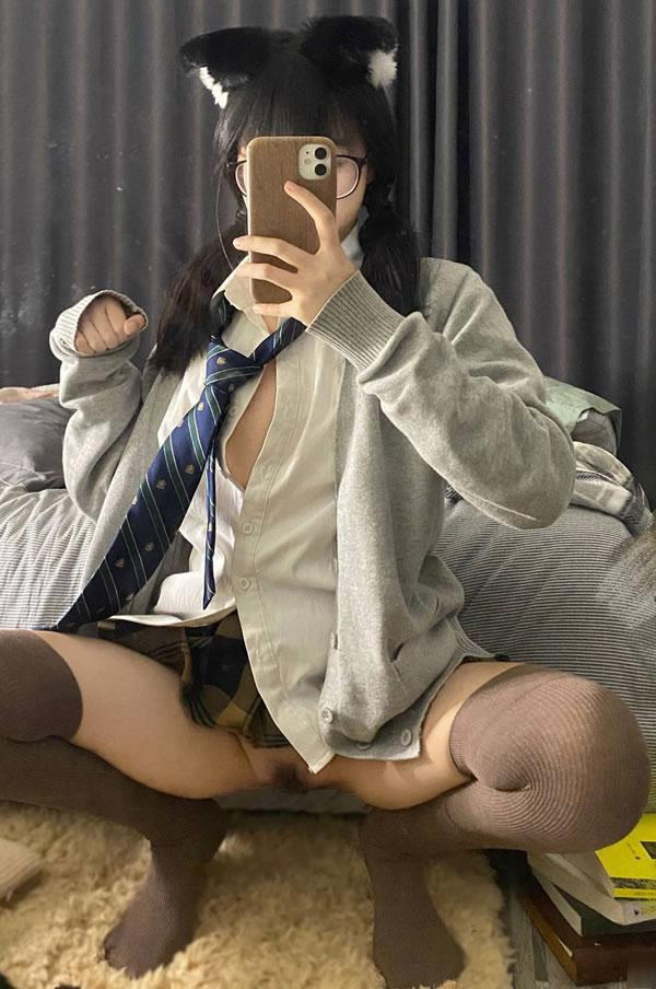 推特新人萝莉@三角圆会员群私拍尺臀图集(26)