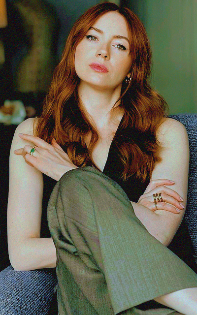 Karen Gillan - Page 2 XeorzL4i_o