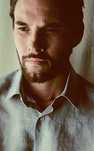 Ben Barnes - Page 2 09tKmb1d_o