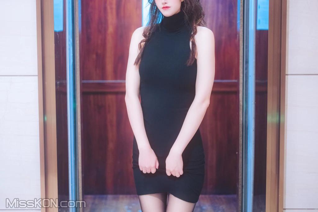 Coser@鹿八岁: 网贷少女救赎(牧化） (101 photos )(22)