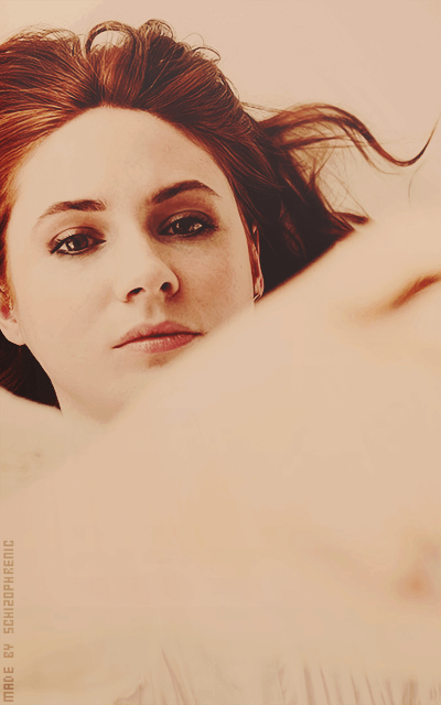 Karen Gillan 5CyY9YK8_o