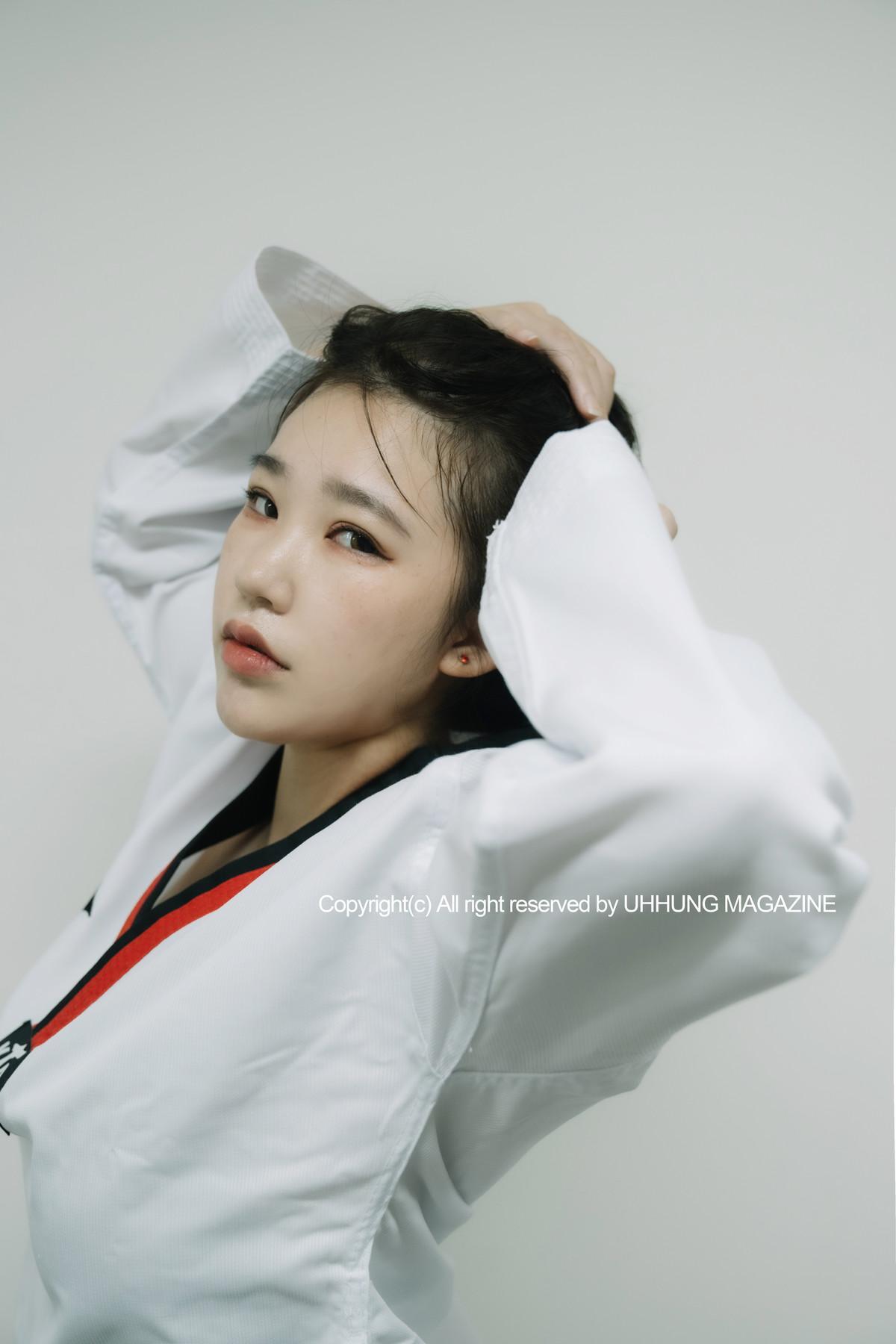 Jenn 젠, UHHUNG Magazine Vol.01 Taekwondo Set.03(5)