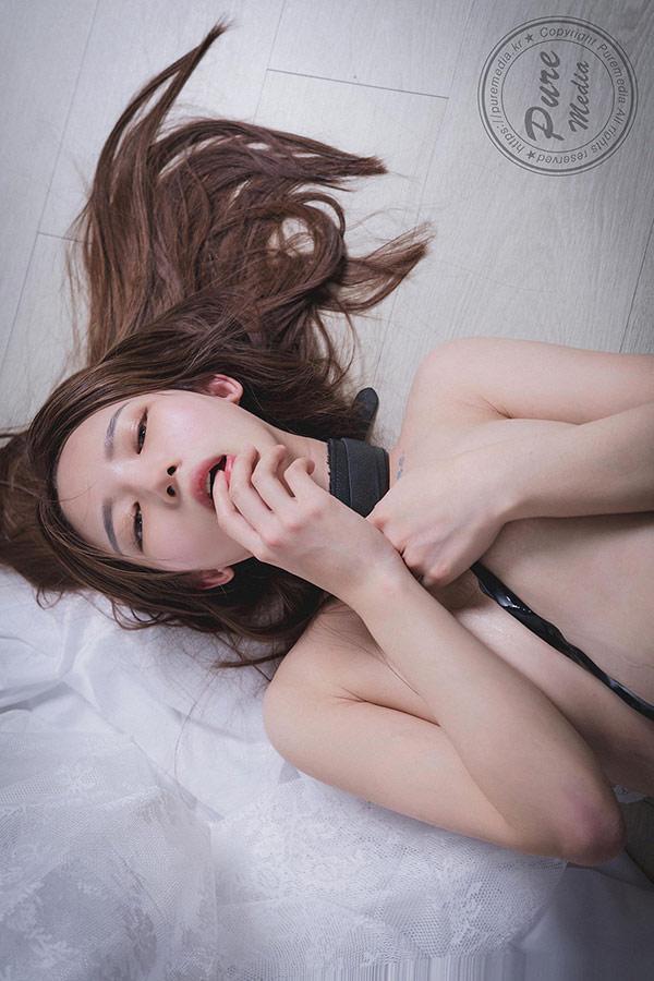 极品女神Yeha被束成楼梯间里的饥饿美女2(17)