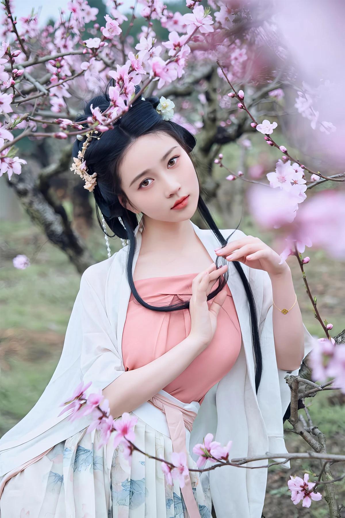 年年Nnian, 写真集 – 三月花(3)