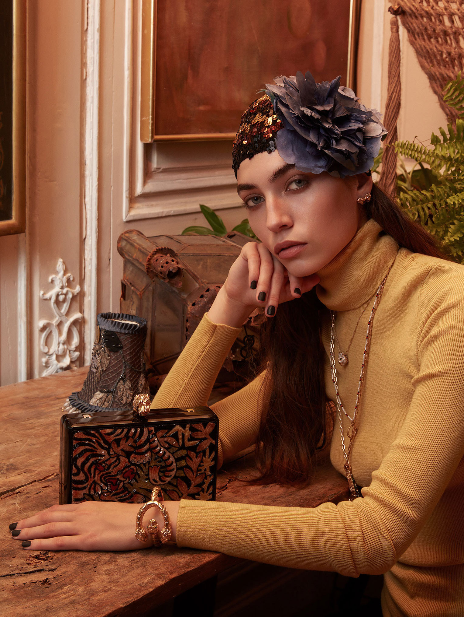 Gucci 2019/2020 by Sandrine and Michael Елена Карьере в модной одежде Gucci, коллекция осень-зима 2019/20 / фото 08