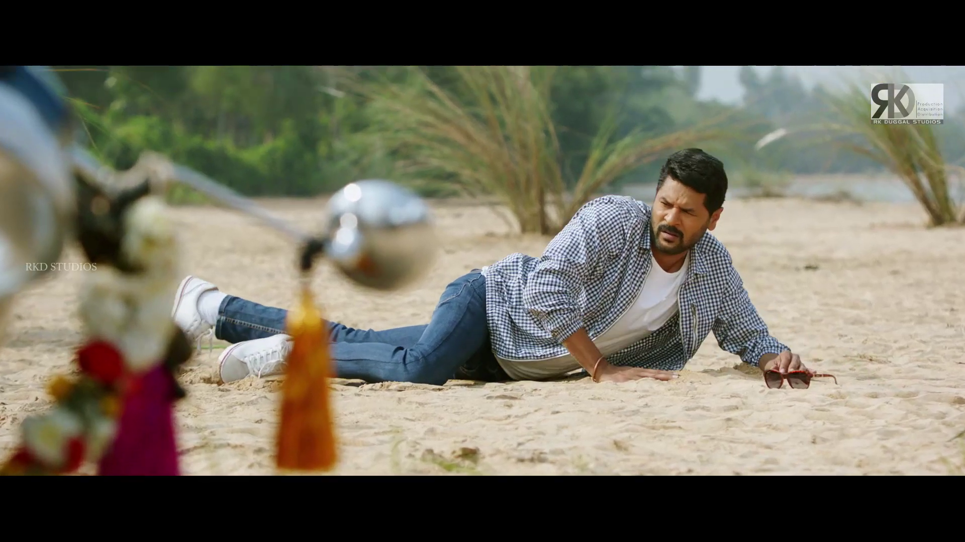 Afra Tafri (Charlie Chaplin 2) (2019) Hindi - 1080p - WEB HD - AVC - AAC-IcTv Exclusi Afra Tafri (Charlie Chaplin 2) (2019) Hindi - 1080p - WEB HD - AVC - AAC-IcTv Exclusi