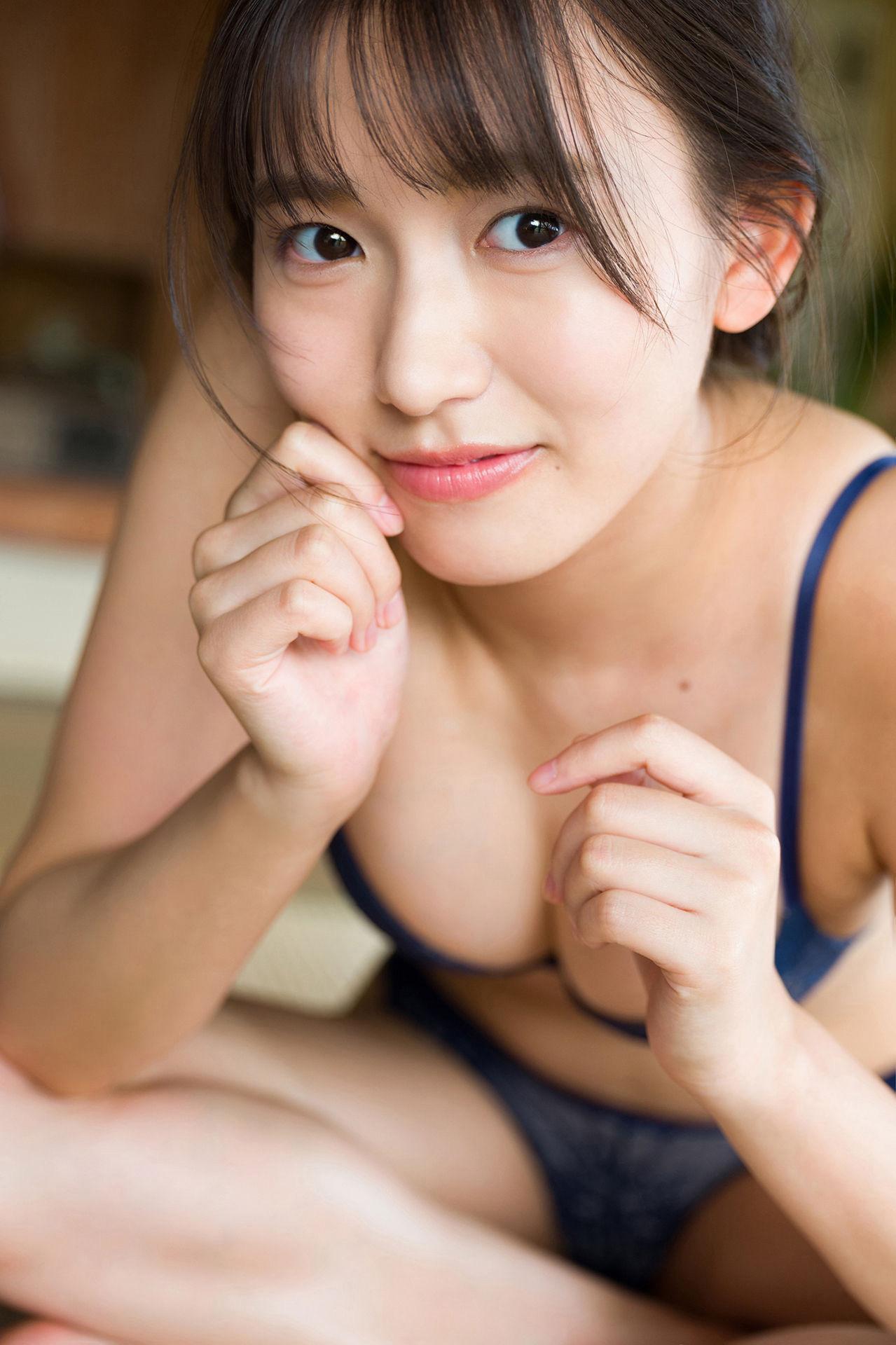 Nene Shida 志田音々, ファースト写真集アナザーバージョン 『ｎｅｎｅ－まるっとりっぷ－』 Set.04(10)