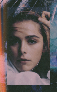 Kiernan Shipka Z8lDr4Wt_o