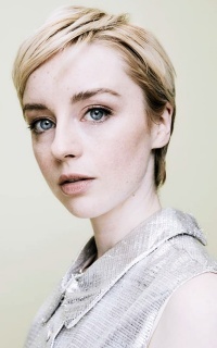 Kacey Rohl PrsSwkNm_o