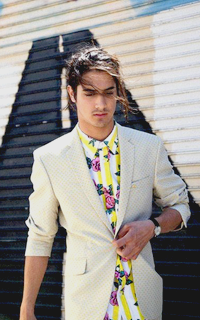 Avan Jogia Z2McZvWI_o