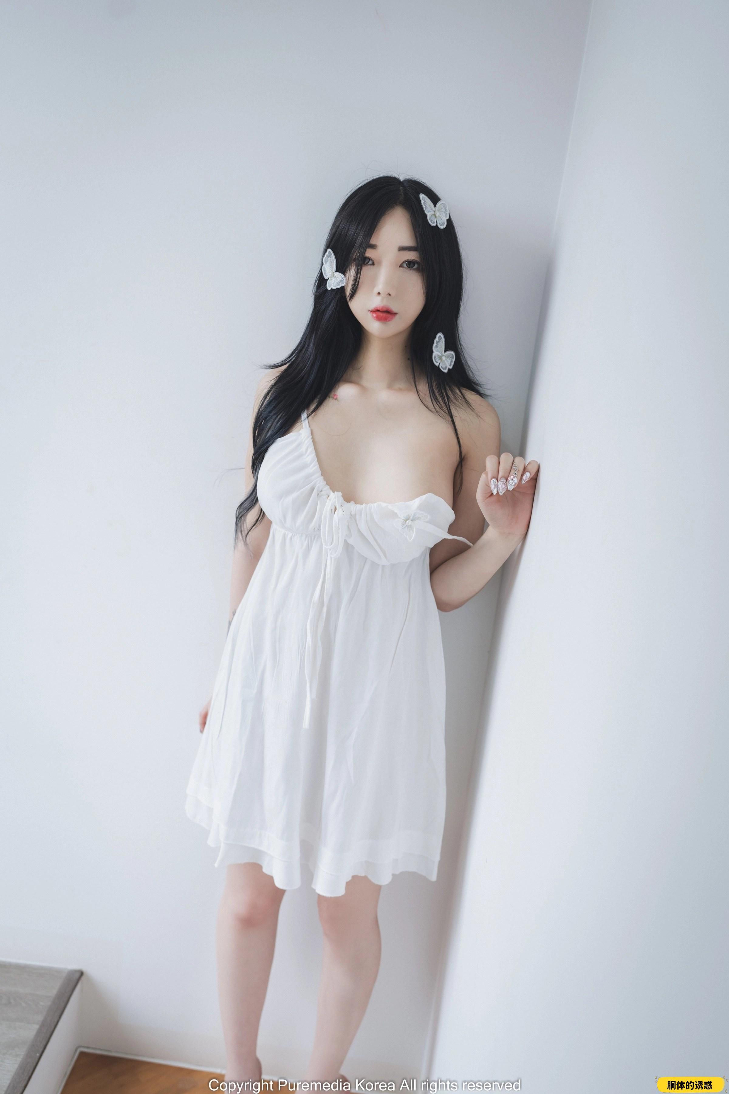 PURE MEDIA VOL.180 Jia Angel on the ground [121P]