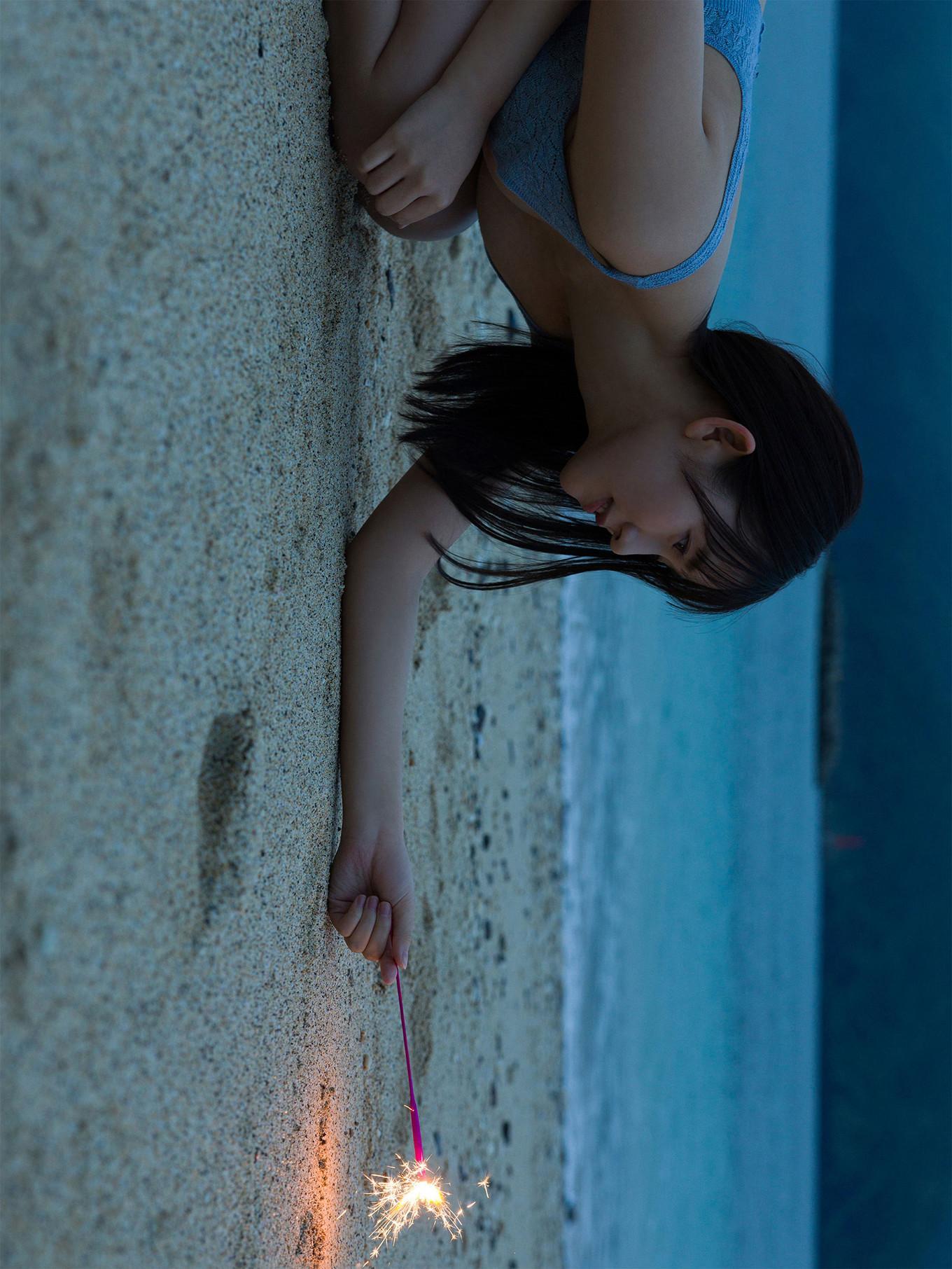 Nene Shida 志田音々, ファースト写真集アナザーバージョン 『ｎｅｎｅ－まるっとりっぷ－』 Set.01(30)