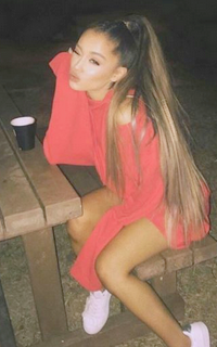 Ariana Grande XY5efQ2D_o