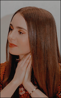 Lily Collins