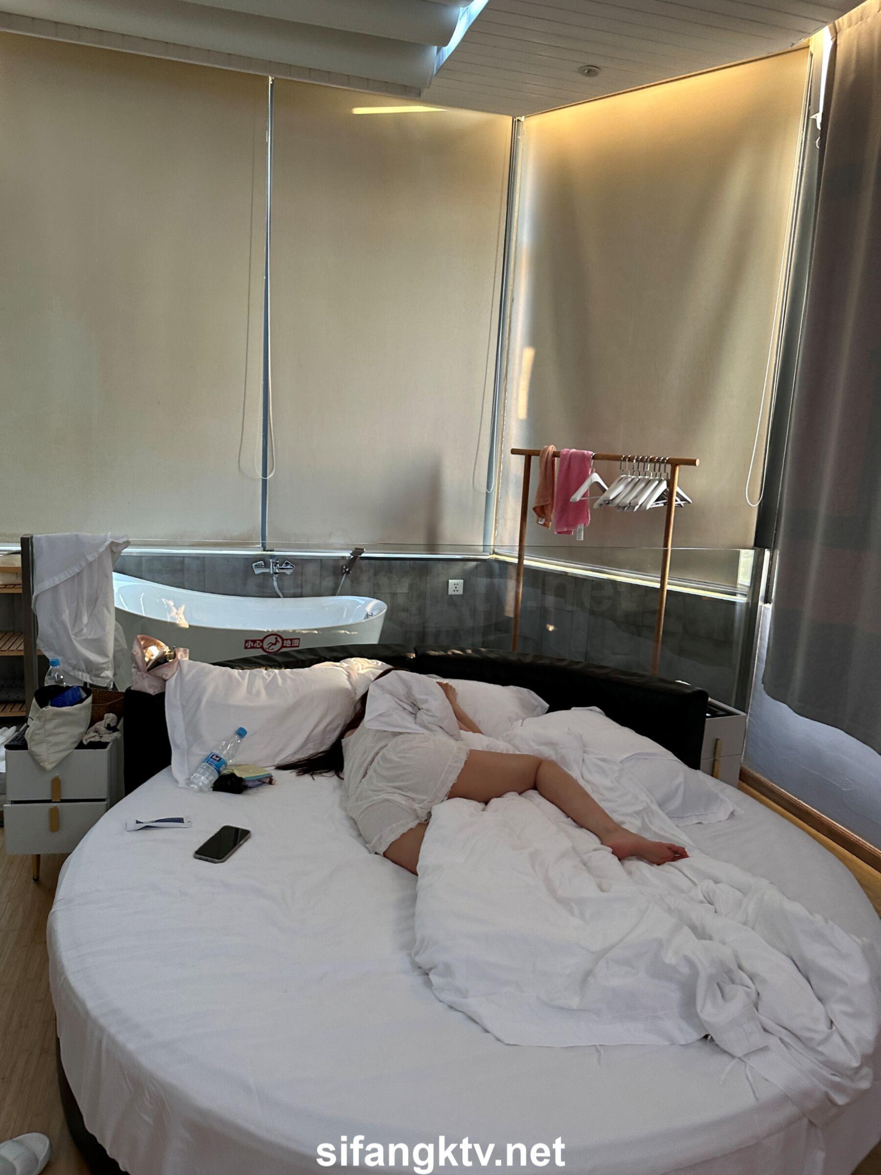 希威社 国模小初大尺度人体私拍套图(557)