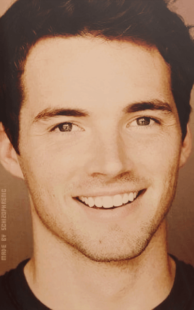 Ian Harding 69XNodJW_o