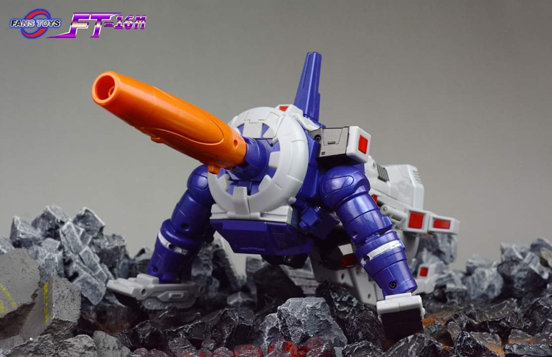 [Fanstoys] Produit Tiers - FT-16 Sovereign - aka Galvatron - Page 4 V7ZHoOWX_o