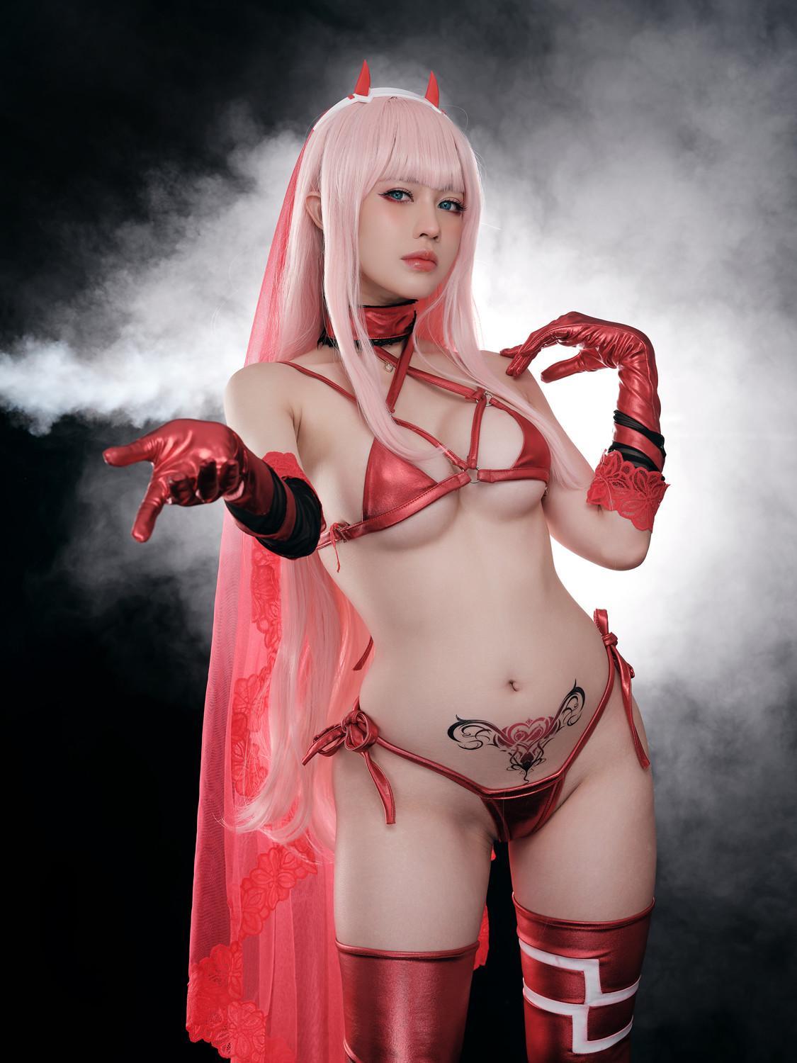 Cosplay PingPing平平 – Zero Two(1)