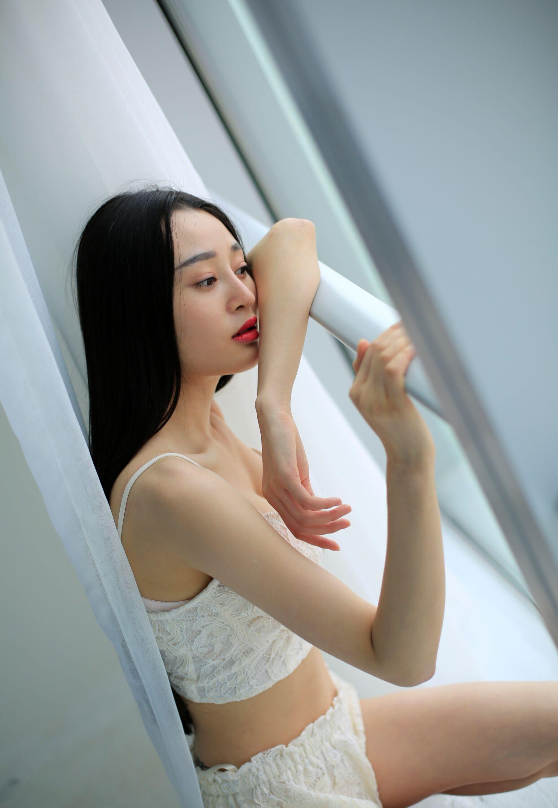 国模套图 素人私房流出(363)
