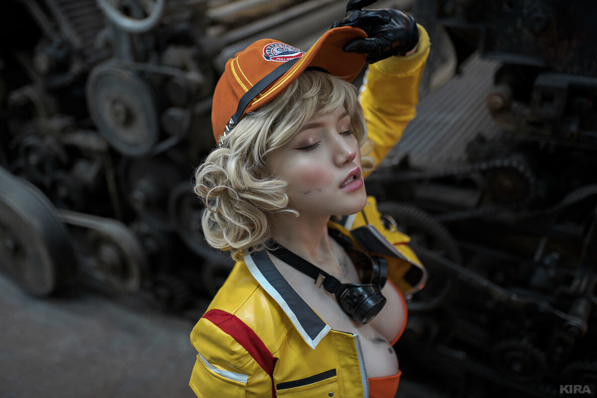 Lada Lyumos - Cindy Aurum