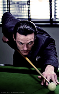 Luke Evans 7nJe7v2A_o