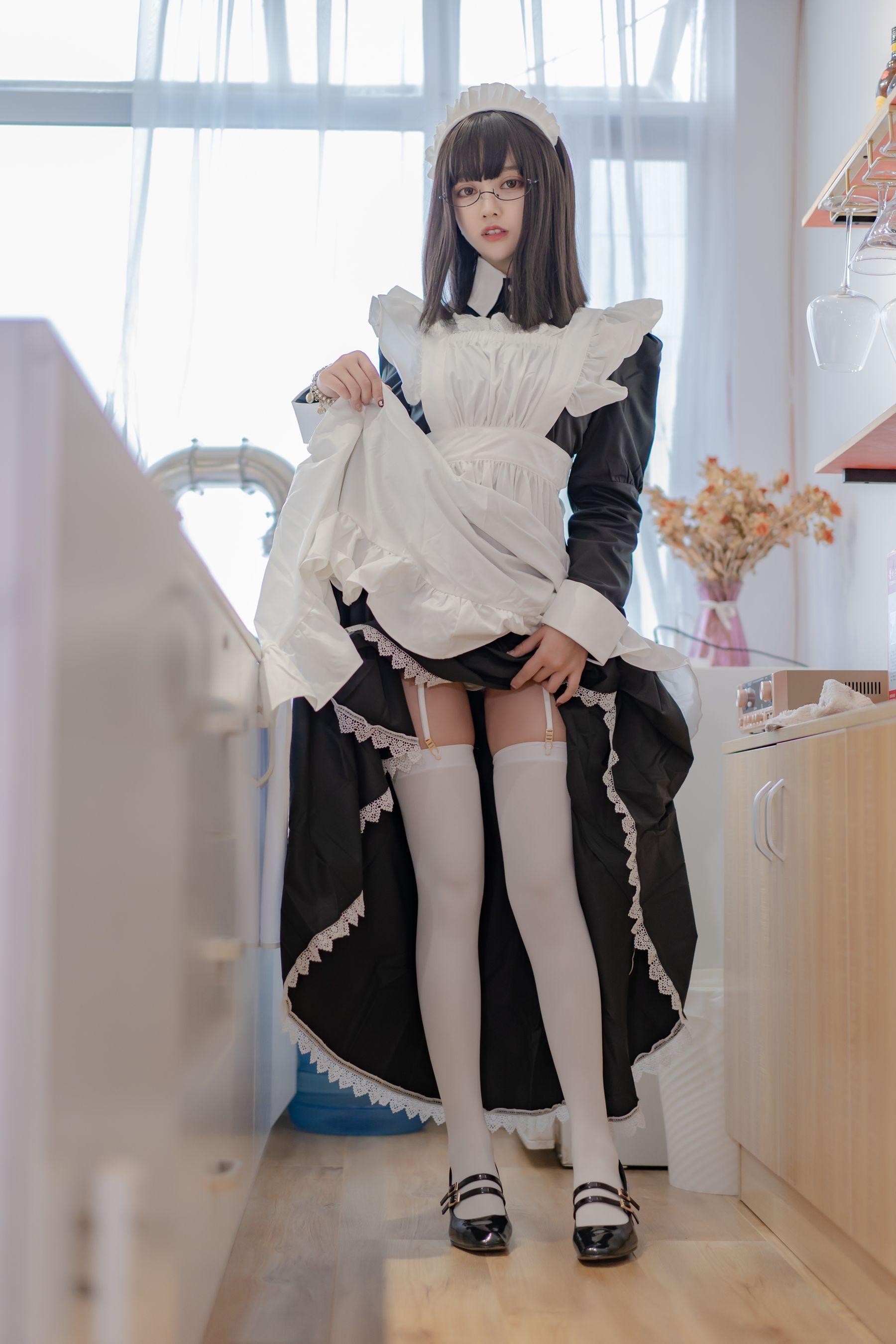 [Cosplay] 米线线sama – 女仆长裙 写真集(25)