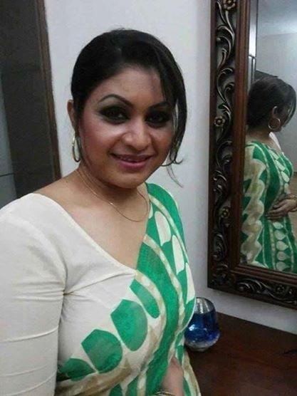 Sexy aunty in saree sex-3364