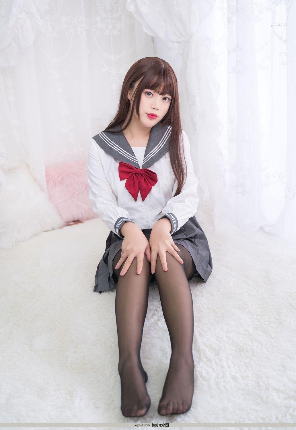 [福利女神Cosplay] 萌系小姐姐-白烨- - 黑丝制服少女 摄影套图(54)