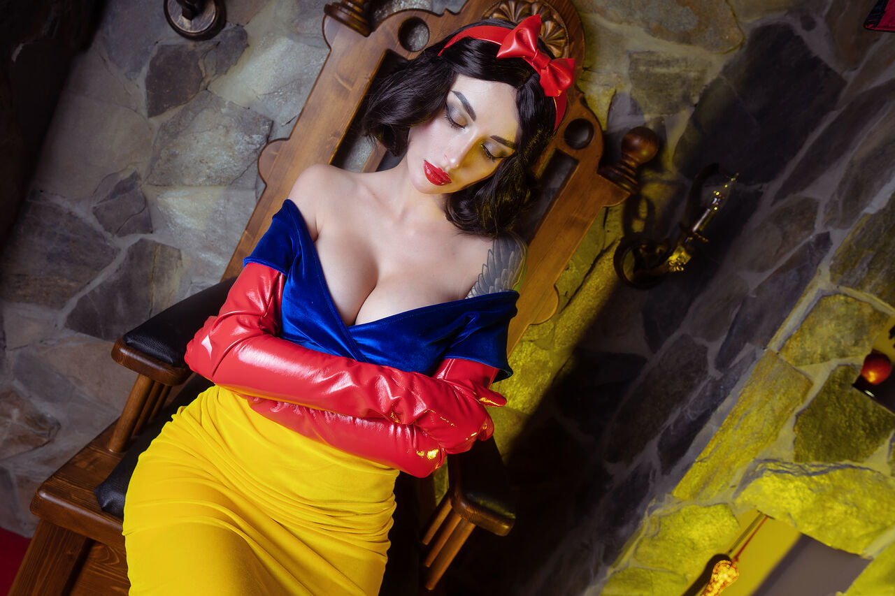 Lera Himera - NOIR BDSM SNOW WHITE