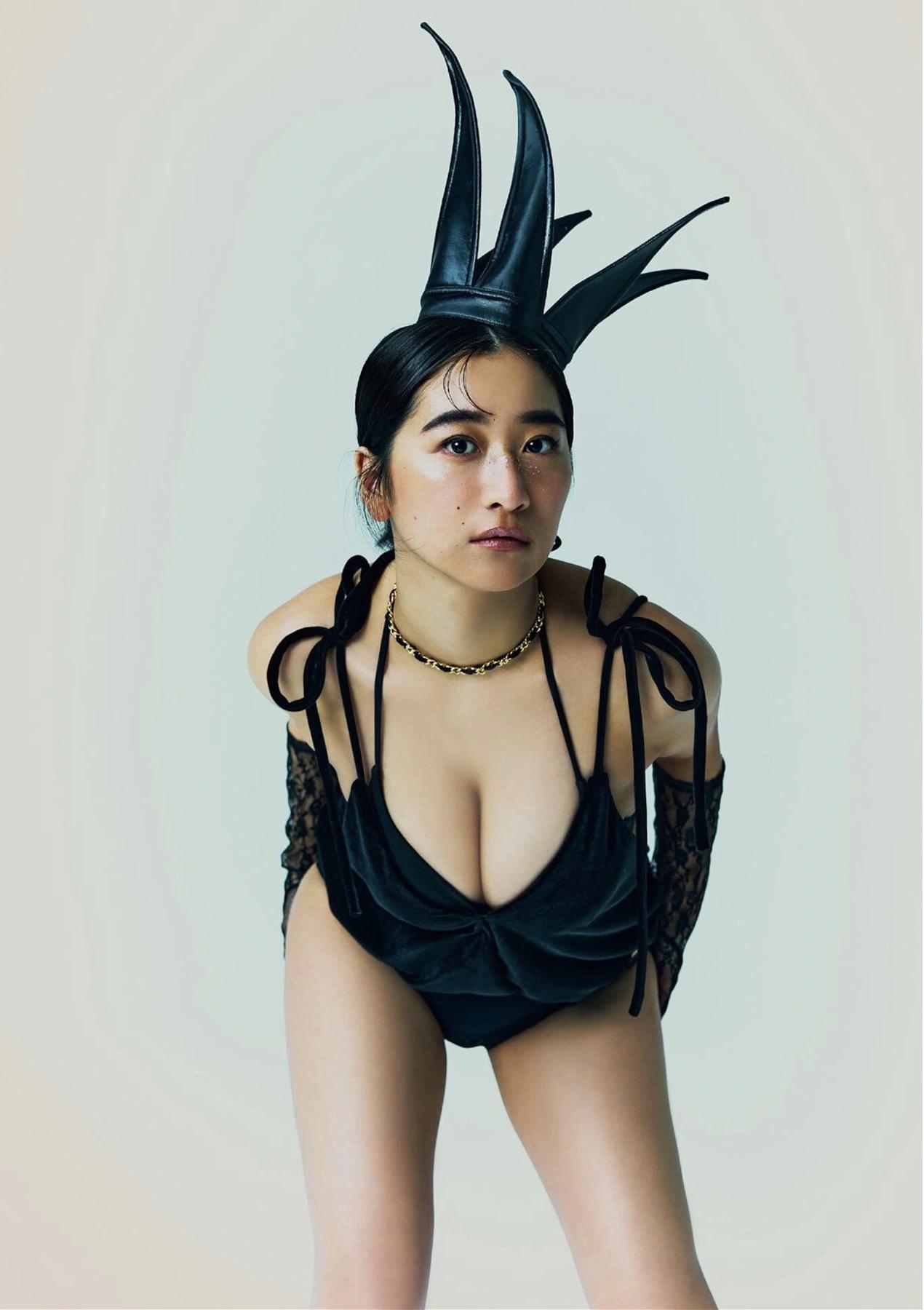 Ina Enohara 榎原依那, B.L.T. 写真集 Monster Round 4(16)