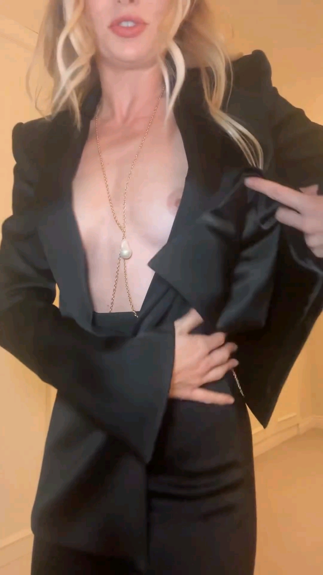 Georgia Toffolo nip-slip on Instagram - Other Crap