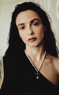 Laura Donnelly CErlyF3H_o