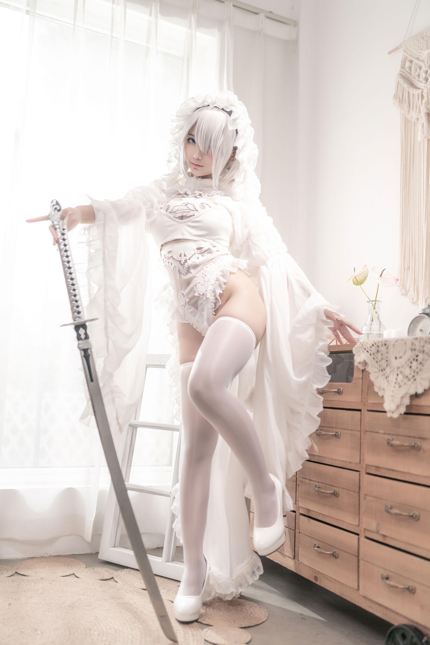 [Cosplay] 蠢沫沫 – 尼尔纪元 白花嫁 写真套图(5)