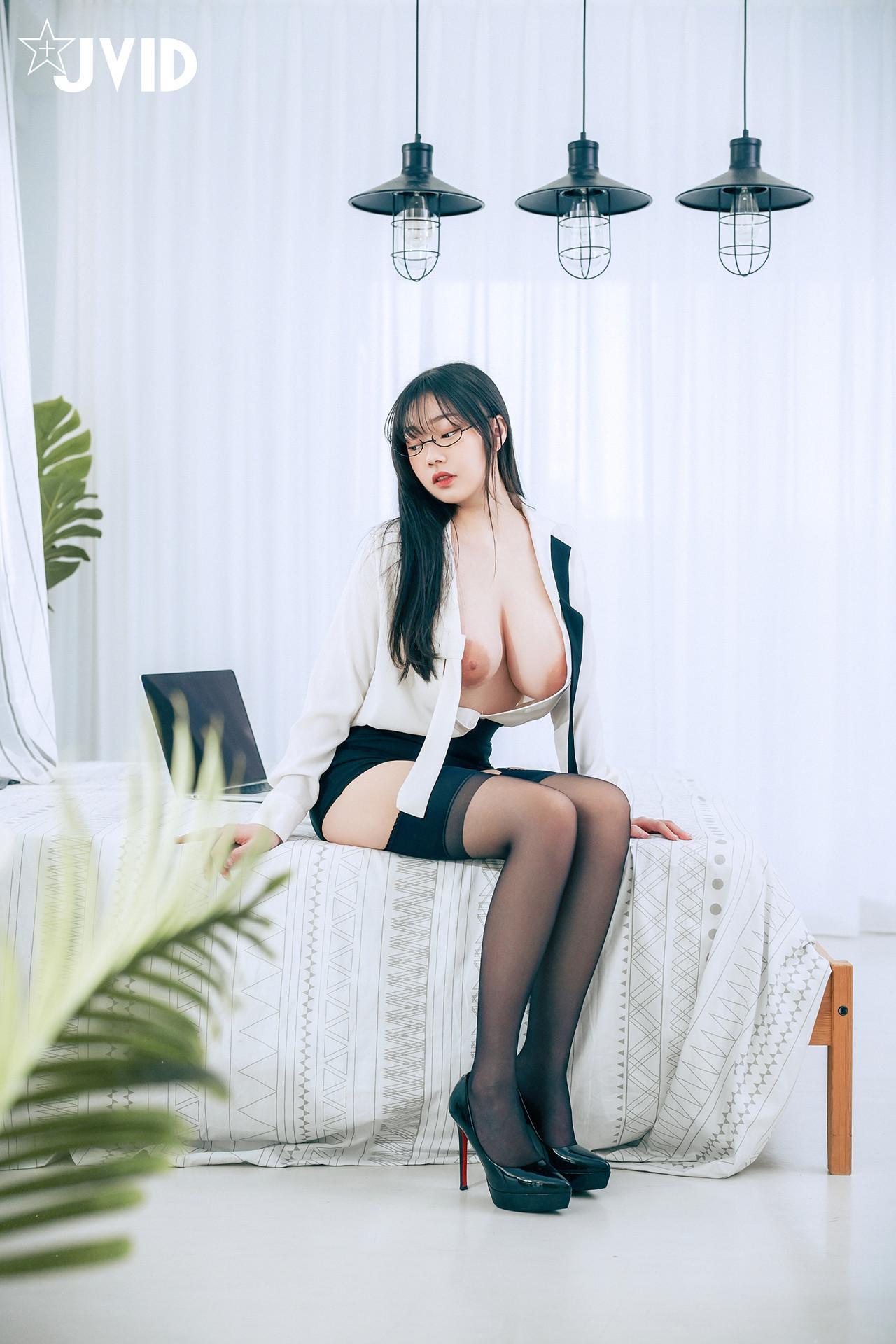 JVID 苡昕Slivia – 超巨乳女秘書 Set.02(8)