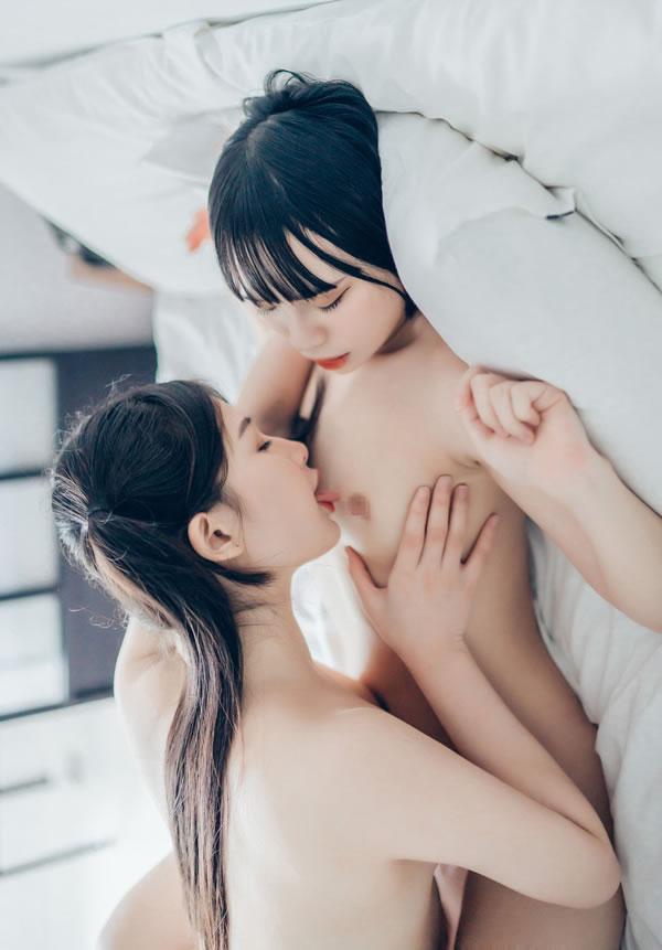 漂亮妹妹婕咪+齐齐湿润百合谁先高潮谁就输(15)