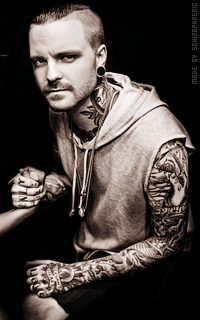 Matty Mullins UVO3tDlE_o