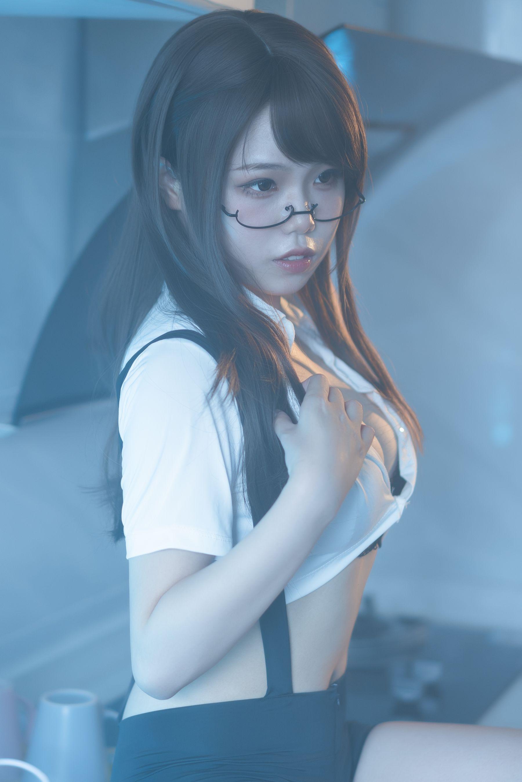 [Cosplay] 七月喵子 – 眼镜娘1号 写真套图(18)