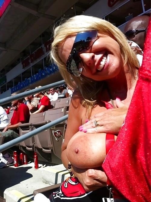 Pics of girls with big nipples-2317
