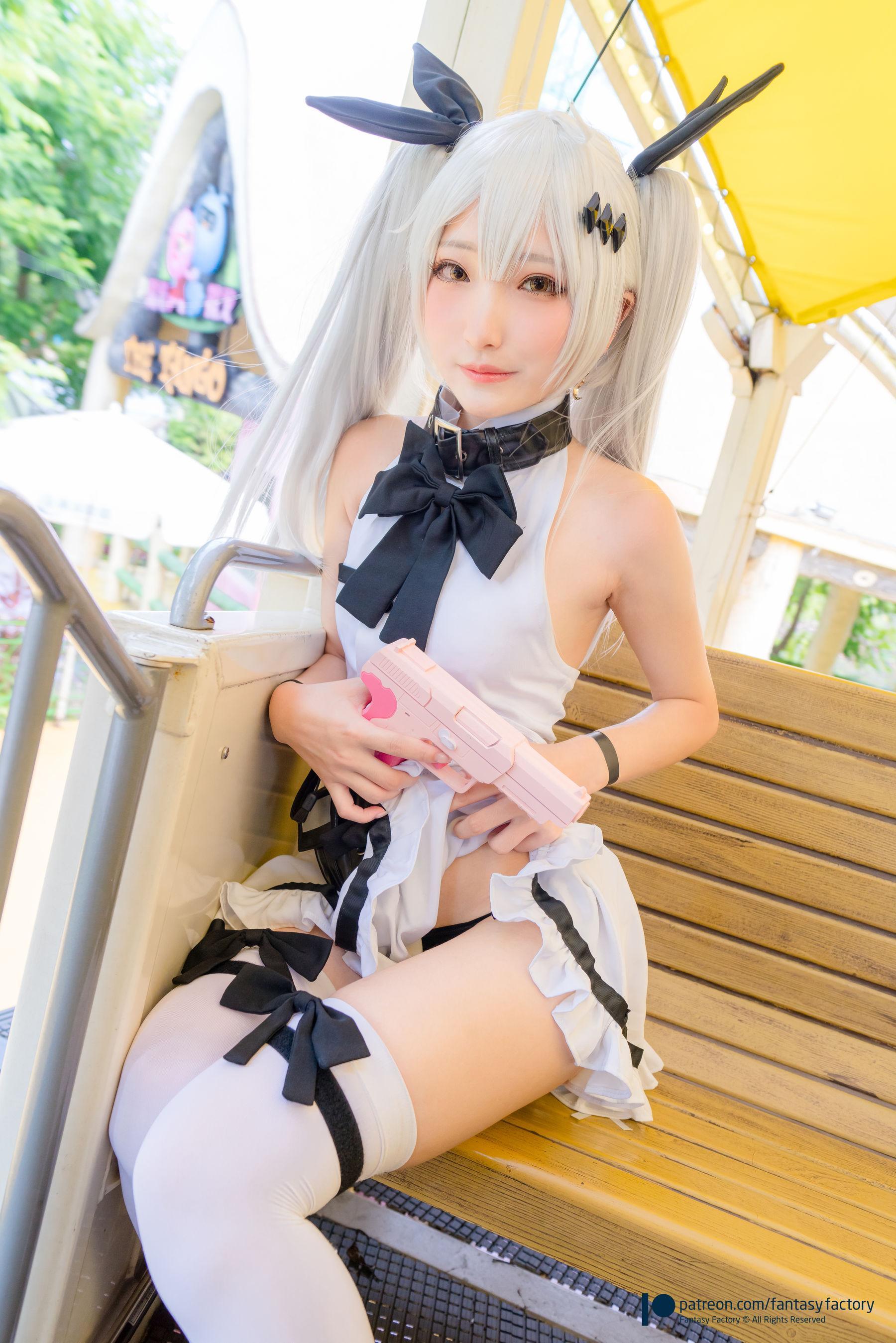 [Cosplay] 小丁 《Fantasy Factory》 黑白 薄纱 网袜 写真集(4)