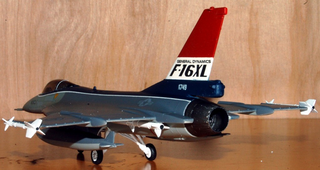 Monogram 1/72 General Dynamics F-16XL - Ready for Inspection - Aircraft -  Britmodeller.com