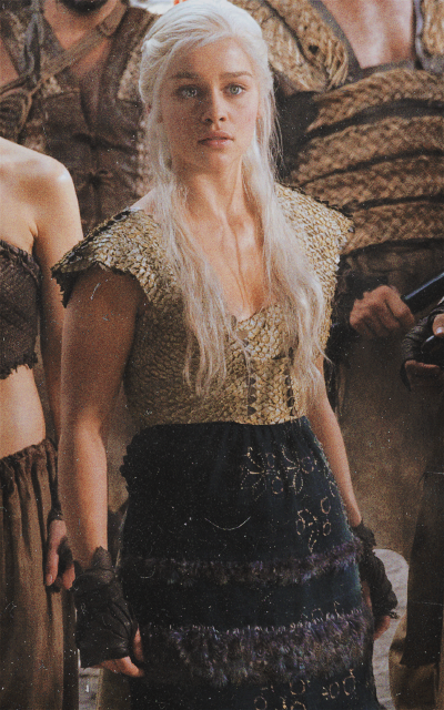 Emilia Clarke FHfVp8Ok_o