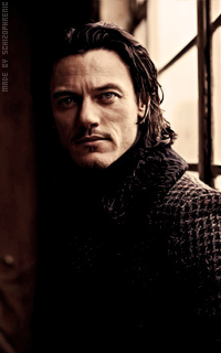 Luke Evans DaUsmFk3_o